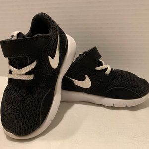 Nike Baby Kaishi Athletic Shoe Black & White EUC